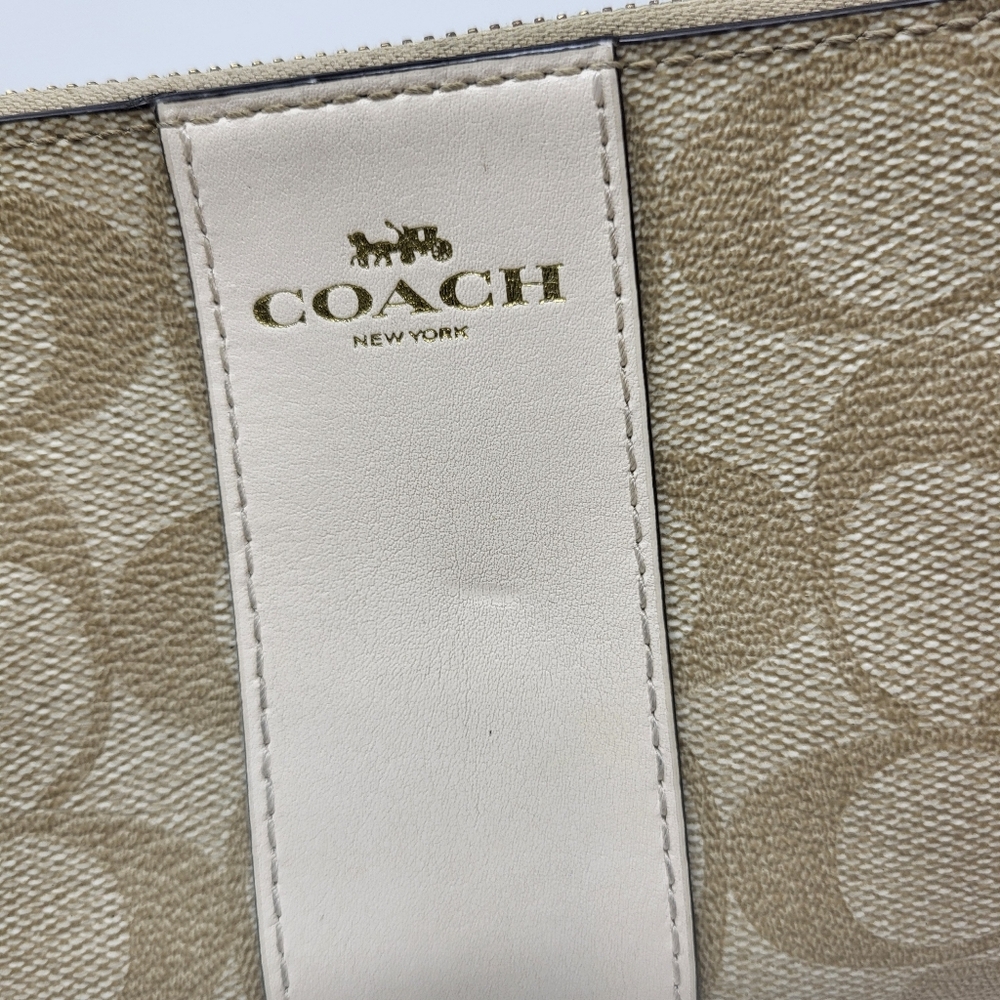 Coach Wristlet Wallet Tan Cream Pouch Corner‎ Zip - Picture 2 of 6